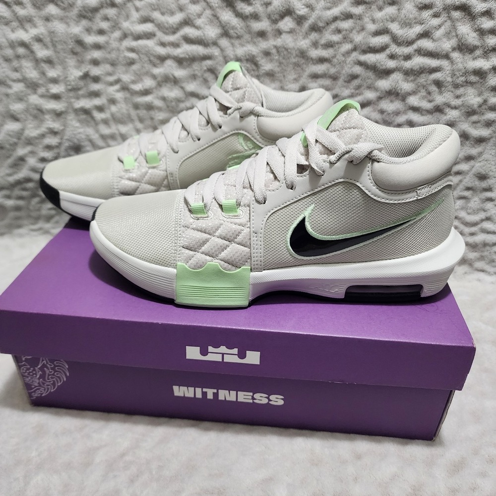 Nike LeBron Witness VIII Light Bone Vapor Green HQ2139 002 Men's Size 8.5 W 10